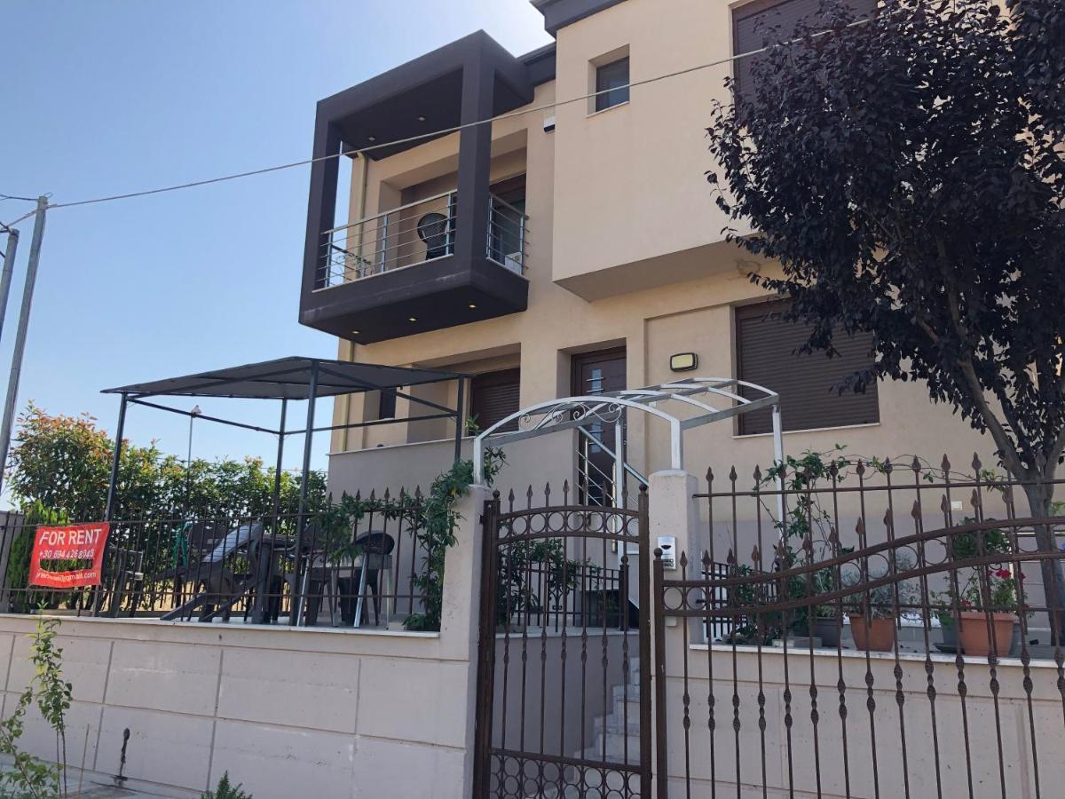 AM Beach House Nea Moudania Exterior foto