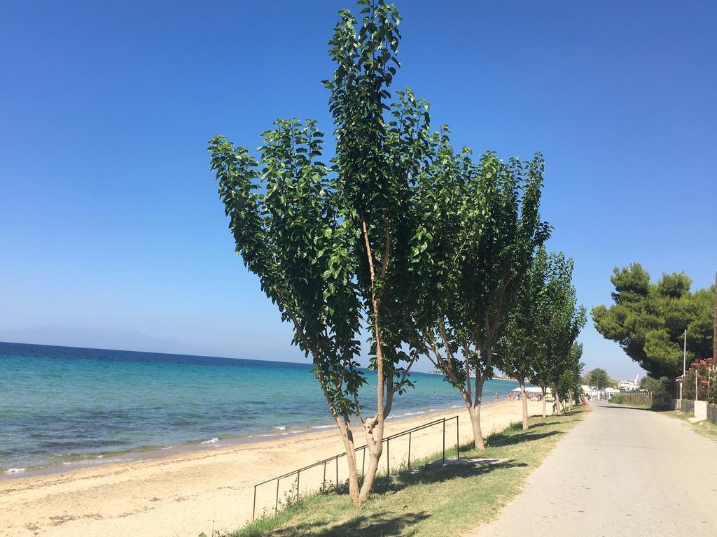 AM Beach House Nea Moudania Exterior foto