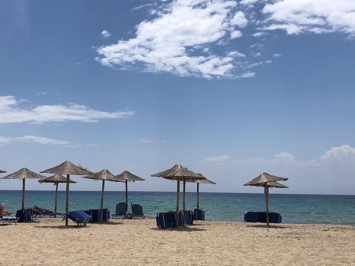 AM Beach House Nea Moudania Exterior foto
