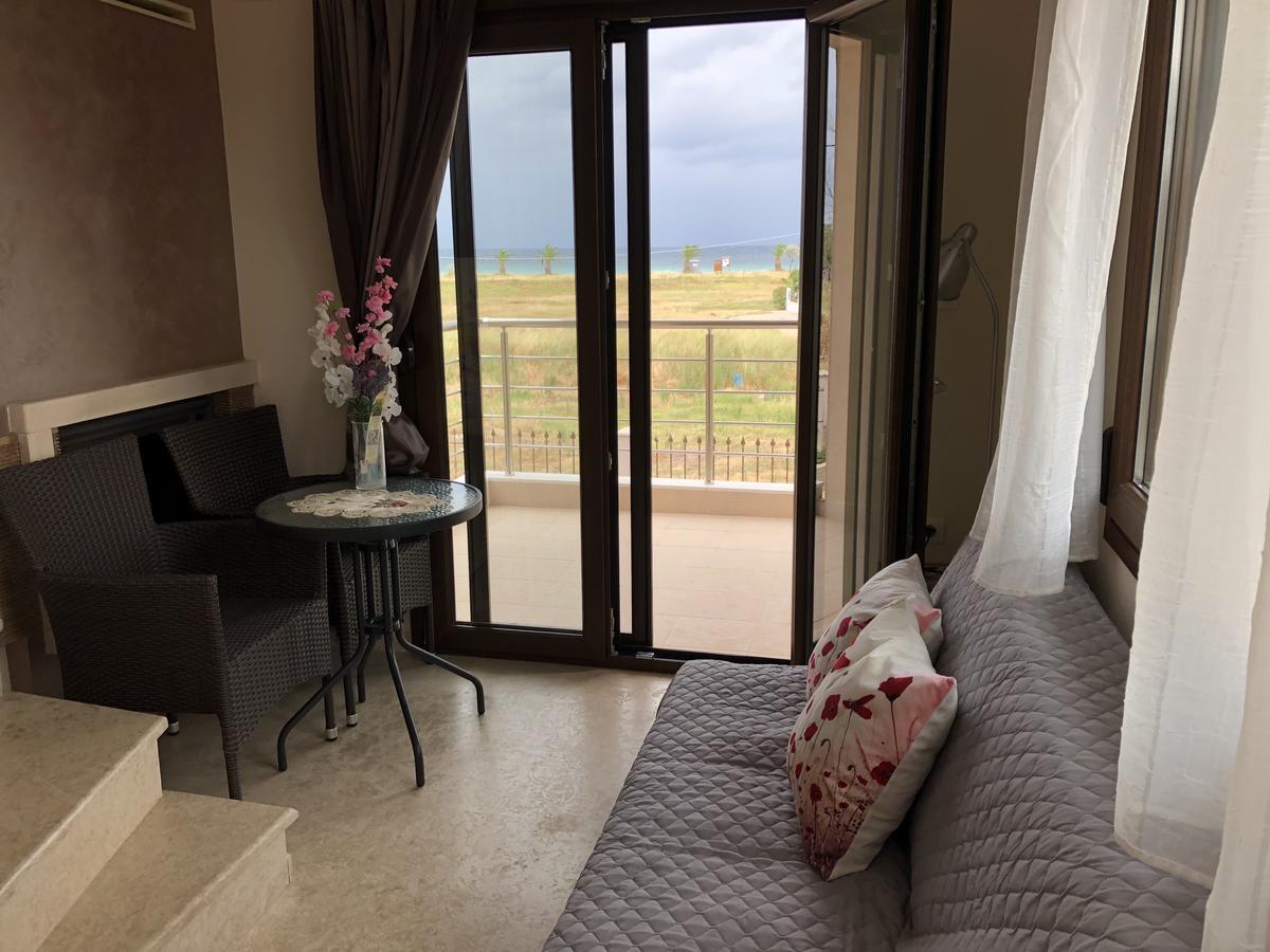 AM Beach House Nea Moudania Exterior foto